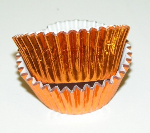 5A BRASS FOIL BAKING CUP 1.25 x.75 in. Foil Baking Cup with Greasepoof Liner - Brass - 1000 Piece