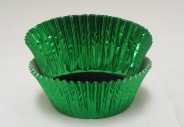 5A GREEN FOIL BAKING CUP 1.25 x.75 in. Foil Baking Cup with Greasepoof Liner - Green - 1000 Piece