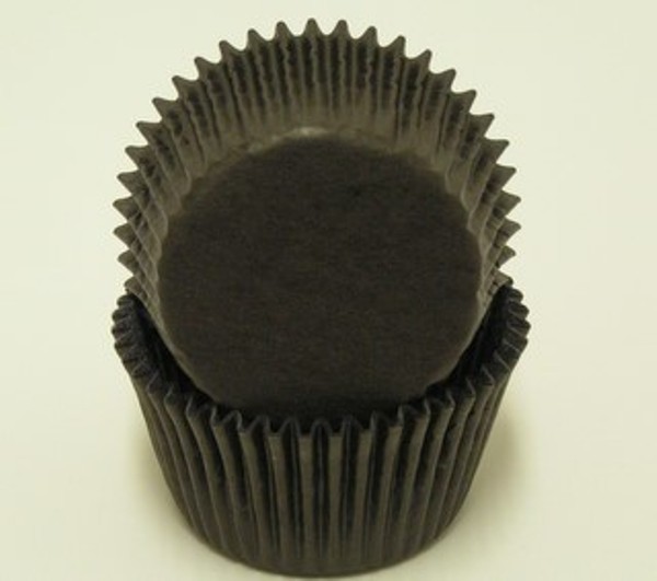 -600 GP BLACK 1.875 x 2.5 in. Greaseproof Baking Cup - Black - 1000 Piece