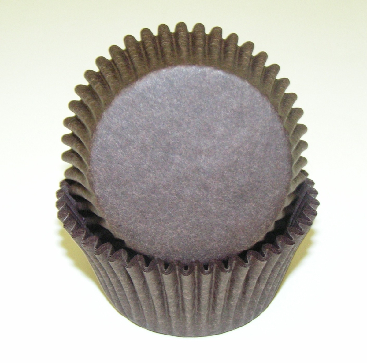 600 GP BROWN 1.88 x 2.5 in. Large Muffin Cup - Brown - 1000 Piece