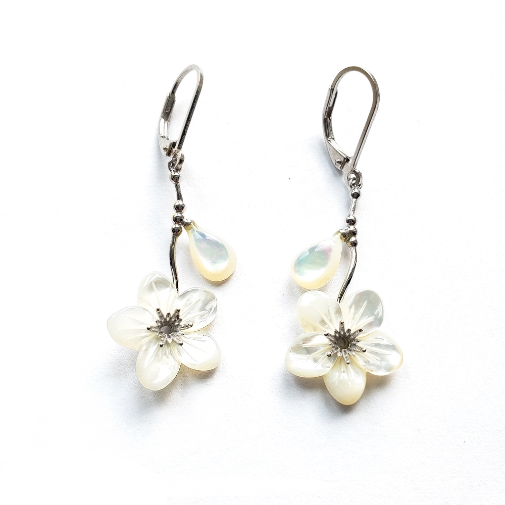 Picture of Vera 2S-7283M Sterling Silver Mother of Pearl Flower Drop Earring