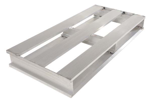 AP-4024 4000 lbs 24 x 40 x 6 in. Aluminum Heavy Duty Half Pallet - Silver