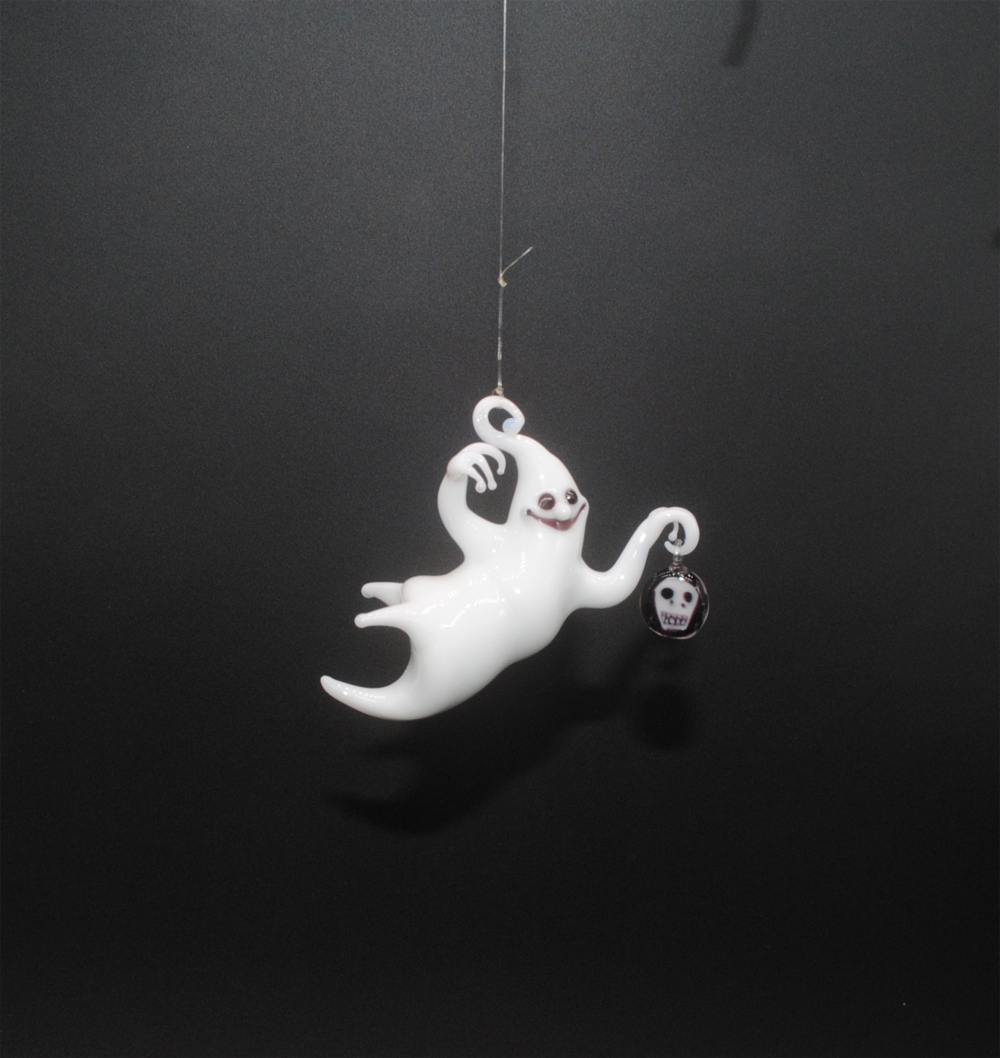 3 in. Flying Ghost with Skull Lantern