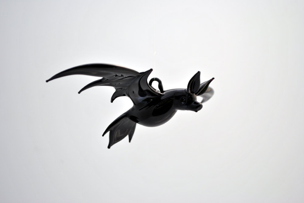 36-206B 6 x 3 in. Flying Bat Handmade Wall Decal, Black - Large