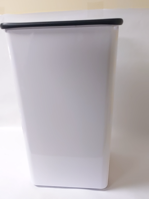 13HWH 13 gal Hamper Only, White