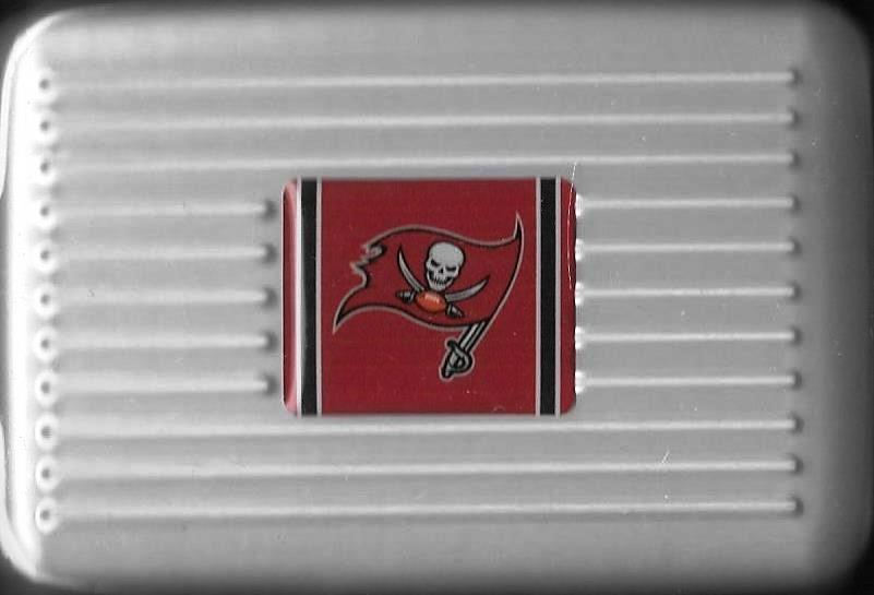 Picture of 212 Main NFL-WA-922-27 4 x 3 x 0.75 in. Tampa Bay Buccaneers Aluminum Wallet