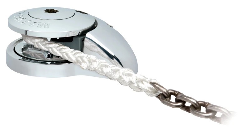 MAXRC8612V RC8-6 Vertical 12V Windlass for 0.25 in. Chain & 0.5 in. Line -  Maxwell
