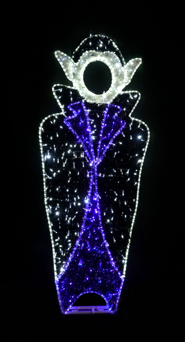 6.5 ft. LED Photo Vampire Motif