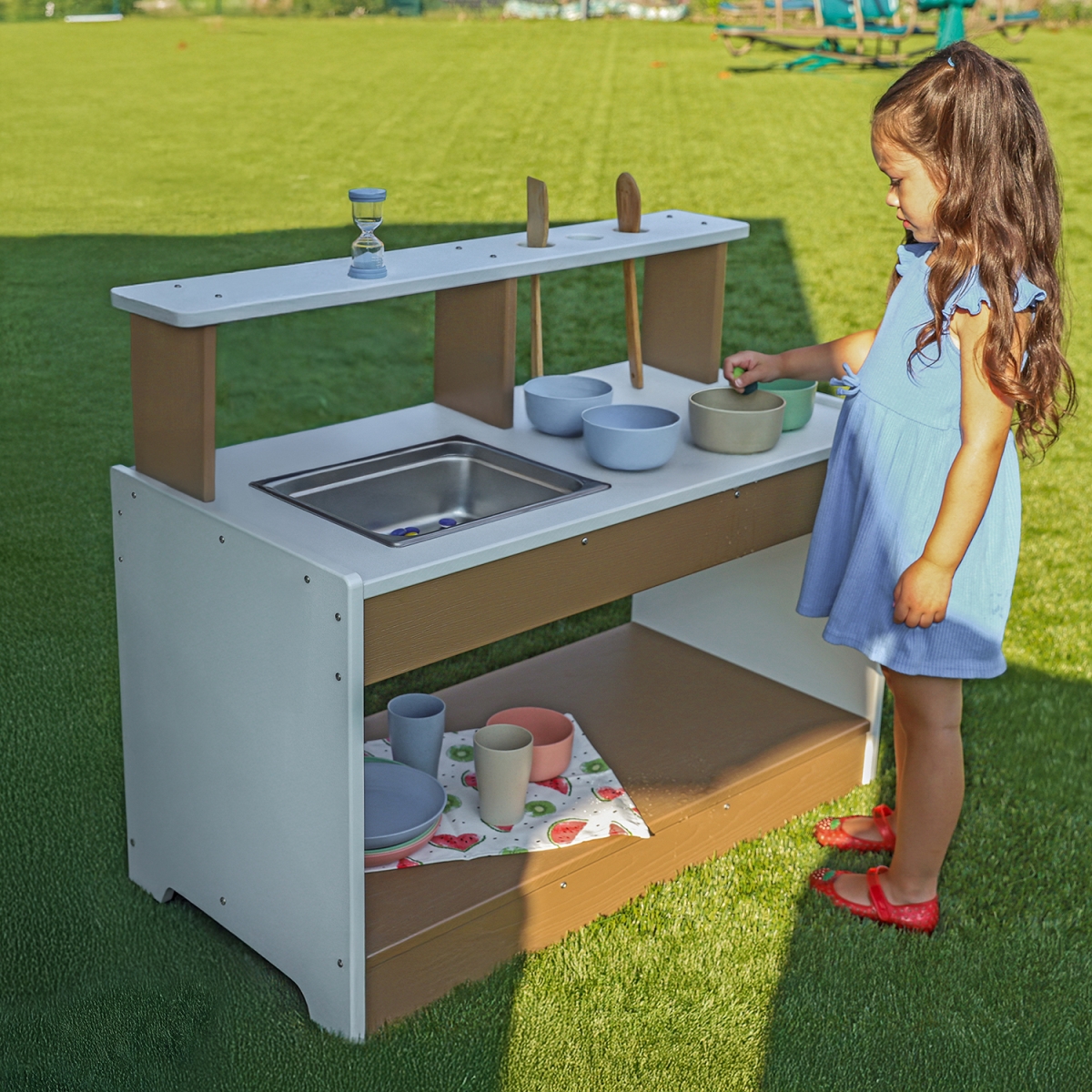 WB2722 outdoorED™ Mud Kitchen