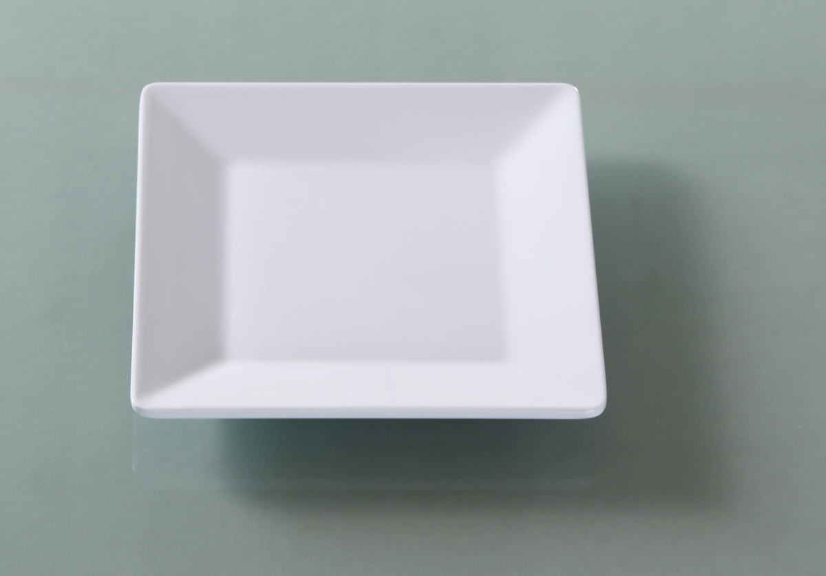 Picture of Yanco OK-108 8.25 x 8.25 in. Osaka-1 Square Plate, White - Pack of 24
