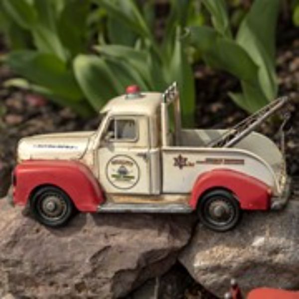 VA170003-6 Vintage Iron Tow Truck, White & Red