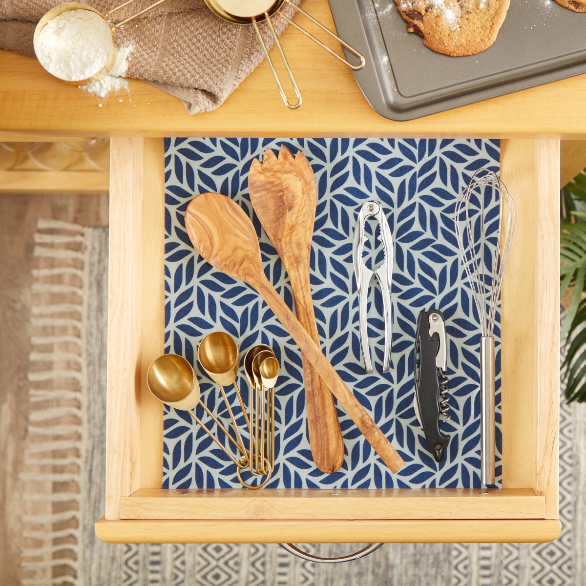 Picture of Design Imports CAMZ15099 12 x 24 in. Nautical Blue Abstract Leaf Print Fridge Fabric Liner&#44; Set of 6