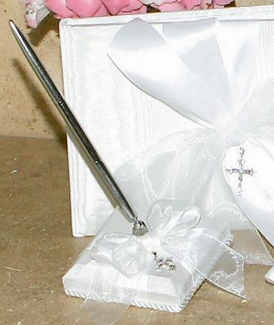 Grace Pen Holder in White with Silver Pen