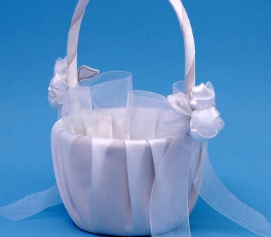 Picture of Ivy Lane Design 41VI Amour Flower Girl Basket - Ivory