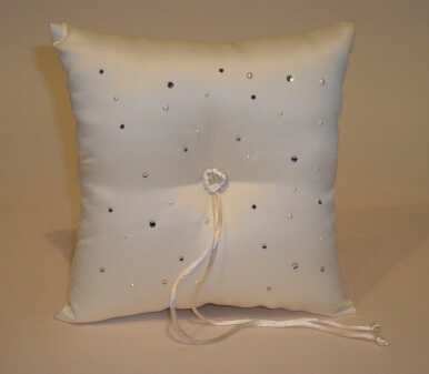 Picture of Ivy Lane Design A01080RP/IVO Celebrity Ring Pillow - Ivory