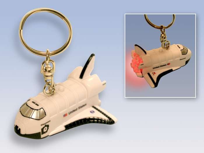 Picture of Daron Worldwide Trading TT80477 Space Shuttle Keychain with Light and Sound