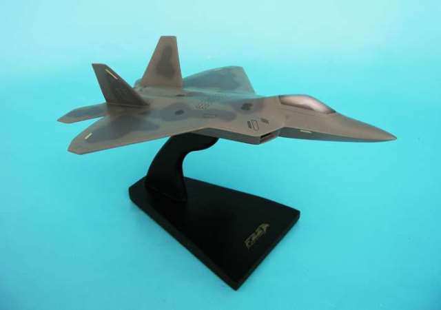Picture of Daron Worldwide Trading  BJR0772 F-22 VIPER/RAPTOR 1/72