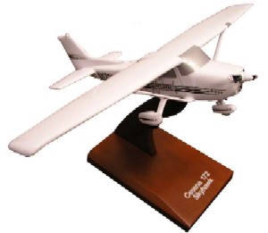 Picture of Daron Worldwide Trading H2932 C-172 Modern 1/32 AIRCRAFT