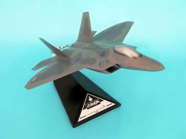 Picture of Daron Worldwide Trading B5948 F-22 Raptor 1/48 AIRCRAFT