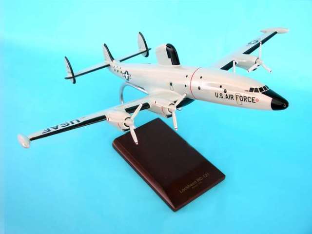 Picture of Daron Worldwide Trading B6972 RC-121 (EC-121) Warning Star 1/72 AIRCRAFT