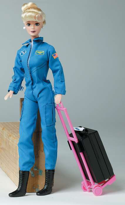 Picture of Daron Worldwide Trading  DA500-1 Astronaut Doll Female In Blue Suit