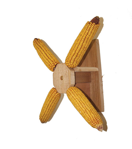 Picture of Songbird Essentials SEBEVSAC330 Spin-A-Cob Squirrel Feeder