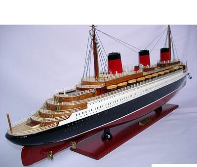 C003 Normandie Painted Model Boat