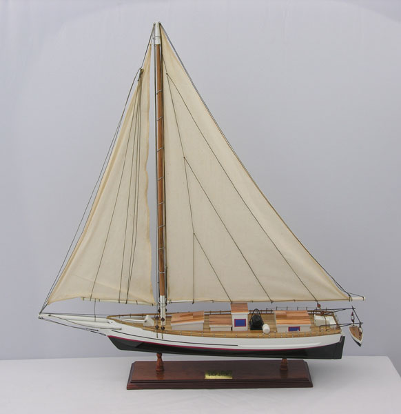 Old Modern Handicrafts Y128 Skipjack Painted -L80 Model Boat
