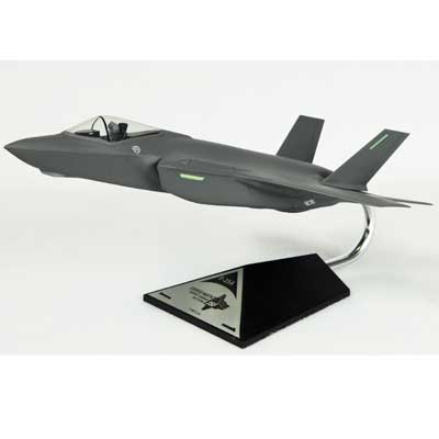 Picture of Toys and Models CF035A1TR Daron Worldwide Trading B9548 F - 35a Jsf - Usaf 1/48 Aircraft