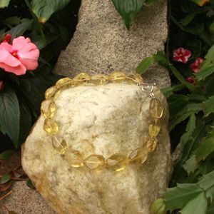 16 in. 25 x 18mm Nugget Lemon Quartz Necklace