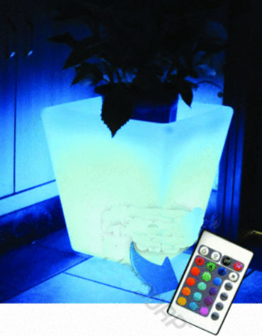 Picture of Main Access 131780 Fiji Led Planter Square with Remote (weatherproof)