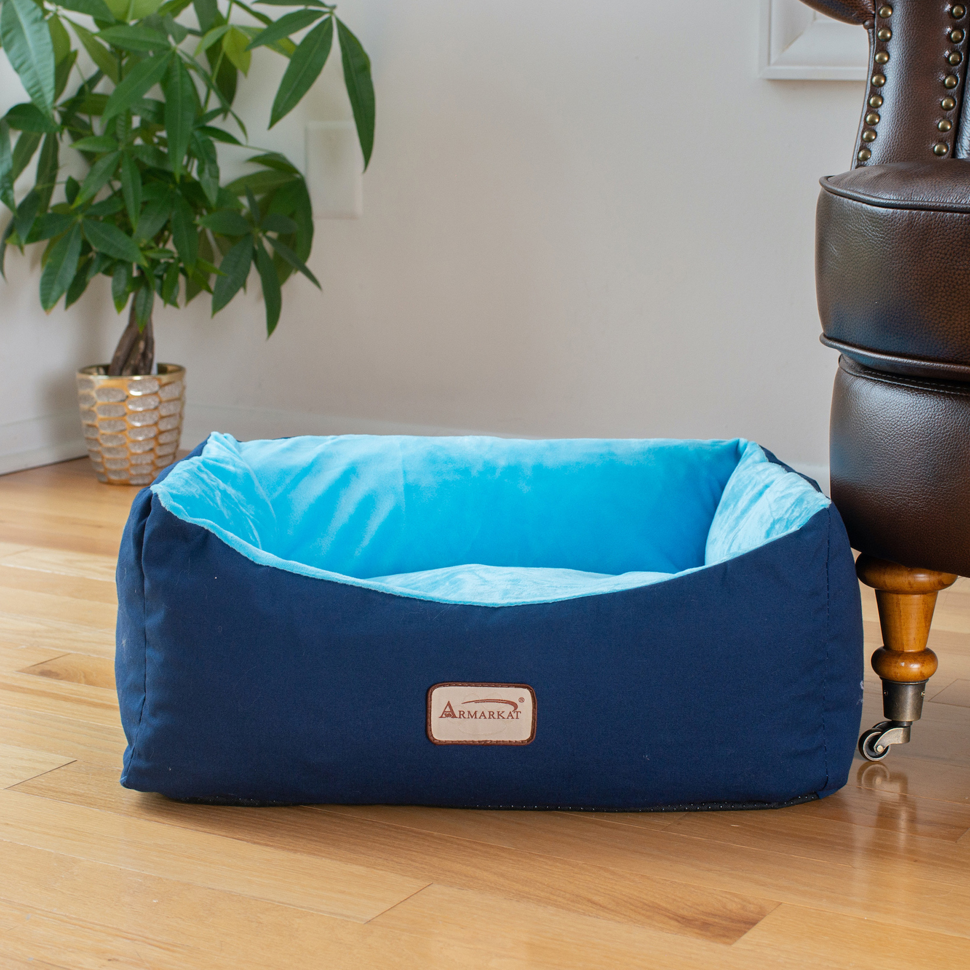 Picture of Aeromark C09HSL-TL Armarkat Pet Bed Cat Bed 18 x 14 x 8 - Navy Blue & Sky Blue