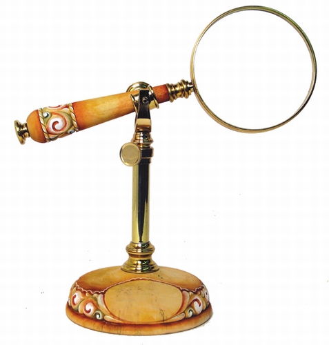Derevo Collection Magnifying Glass with Stand 10 in.