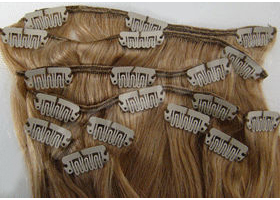 Picture of Brybelly Holdings PRST-20-1822 No. 18-22 Dark Blonde with Light Blonde Highlights - 20 inch