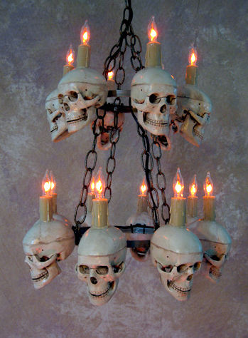 Two-tiered med. Skull chandelier with 14 med. Skulls