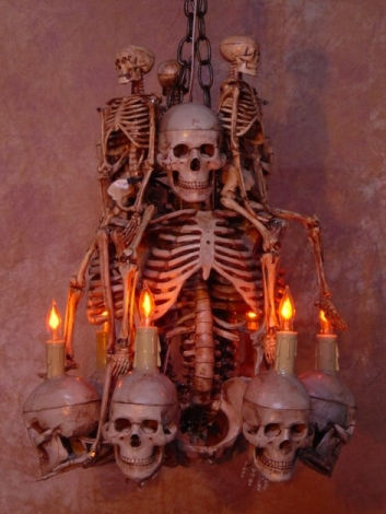 Chandelier Skeleton 3 Med & Small Skeletons Holding Six Skulls