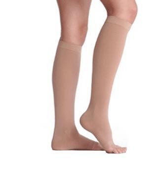 13818 20-30 mmHg&#44 Soft&#44 Knee&#44 OT&#44 Petite&#44 Silicone&#44 Beige - Size II -  Juzo
