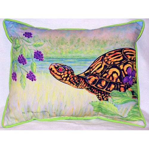 Picture of Betsy Drake HJ038 Turtle & Berries Large Indoor-Outdoor Pillow 16 in. x 20 in.