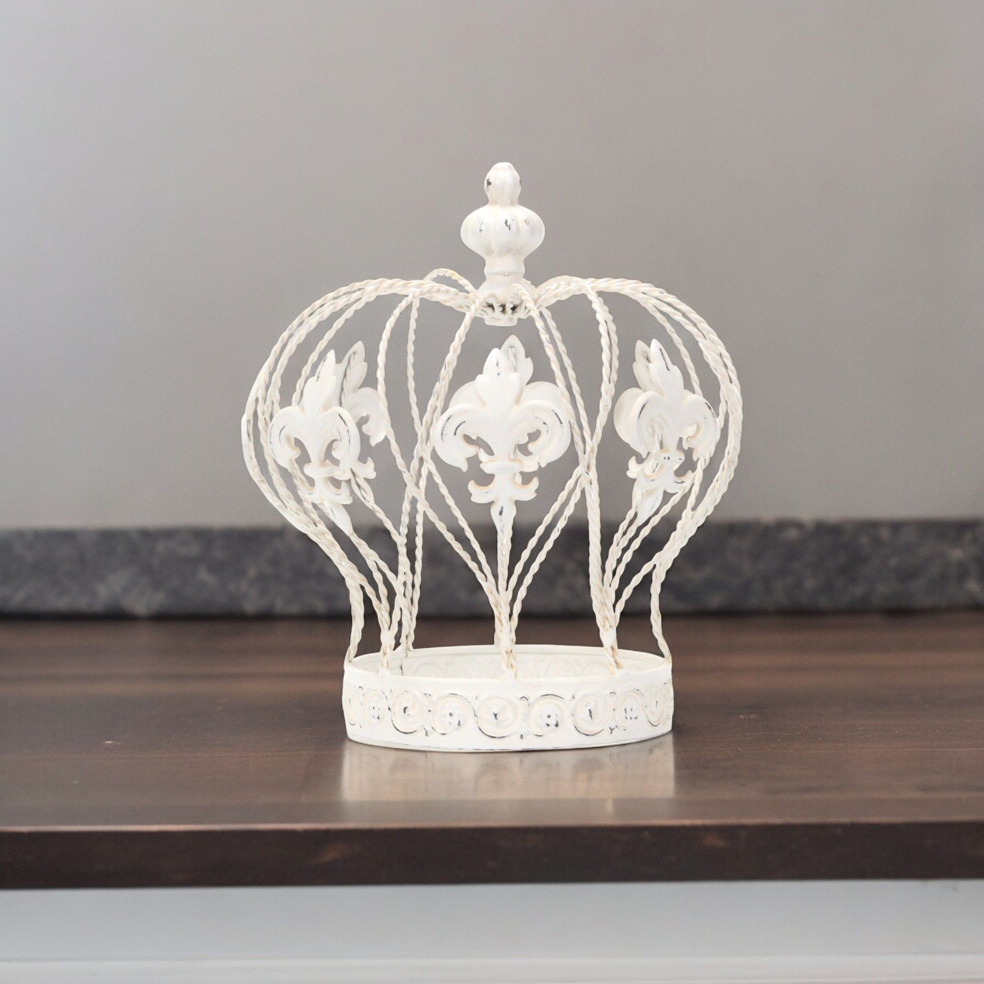 Cheung's FP-3631C White Crown Table D�cor