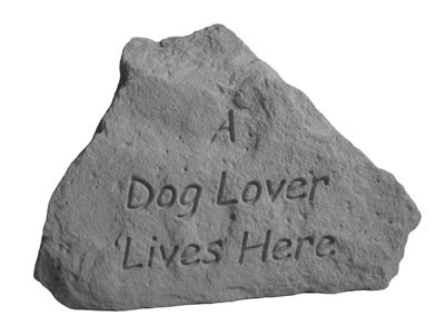71320 A dog lover lives here