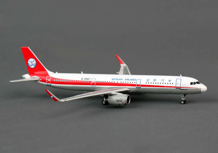 Phoenix Diecast 1-400 PH1041 Phoenix Sichuan A321 1-400 with SHARKLETS REG No.B-9967