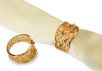 Picture of Classic Touch dTcor NR758 Jeweled 24kt Gold Napkin Rings, Set of 4