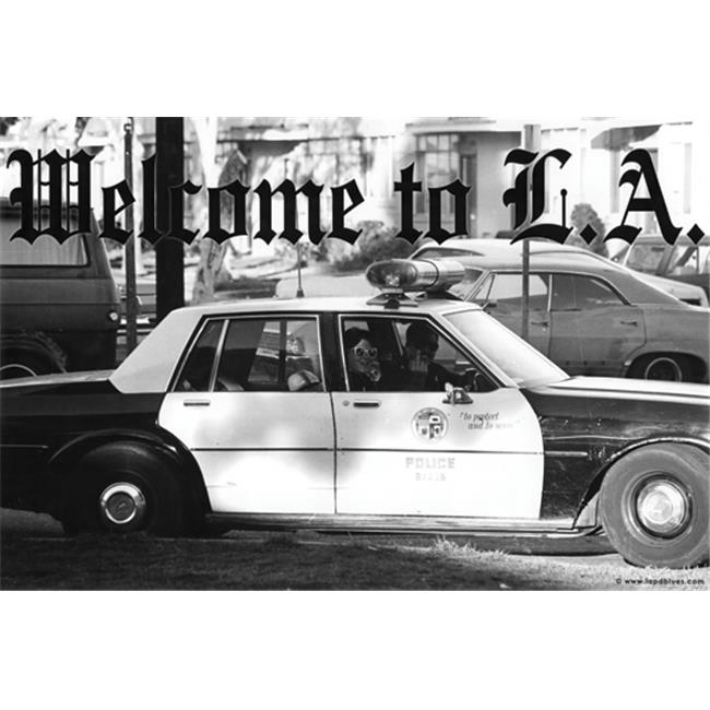 Hot Stuff Enterprise Z118-24x36-NA LAPD Gives Finger Poster- 24 x 36 - Bild 1 von 1