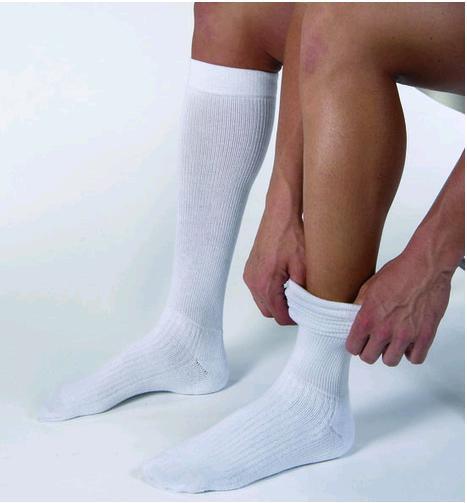 Picture of Jobst 110533 Activewear Knee 20-30 Closed Toe Cool&#44; Black&#44; Large Full Calf