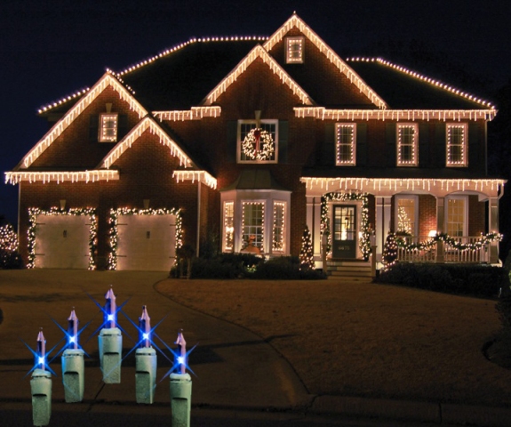 6.5 in. Long Blue 100 Icicle Lights On Green Wire