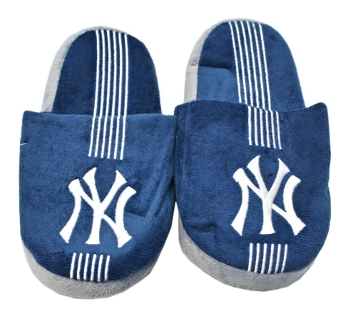 New York Yankees Slippers - Youth 8-16 Stripe